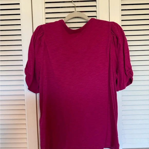 Chicos Gathered Sleeve Slub Tee - Picture 7 of 7